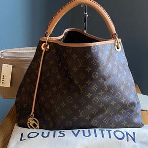 Louis Vuitton Artsy MM
